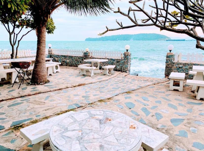 Rubtawan Sichang Resort Ko Si Chang Esterno foto