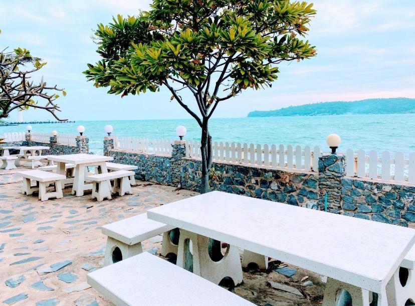 Rubtawan Sichang Resort Ko Si Chang Esterno foto