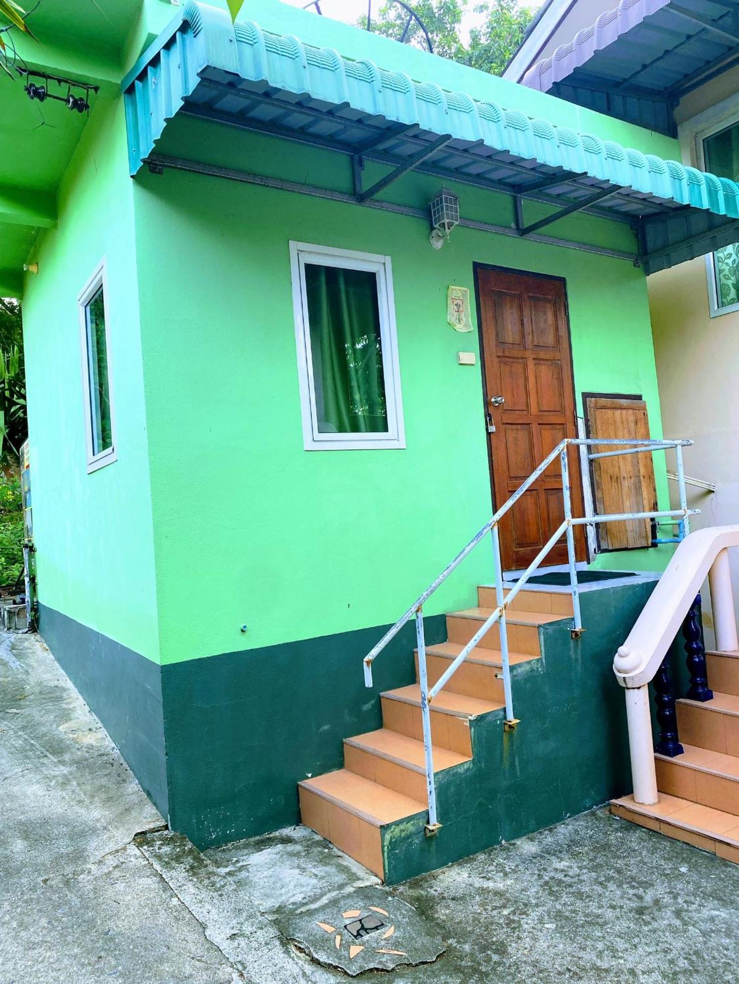 Rubtawan Sichang Resort Ko Si Chang Esterno foto