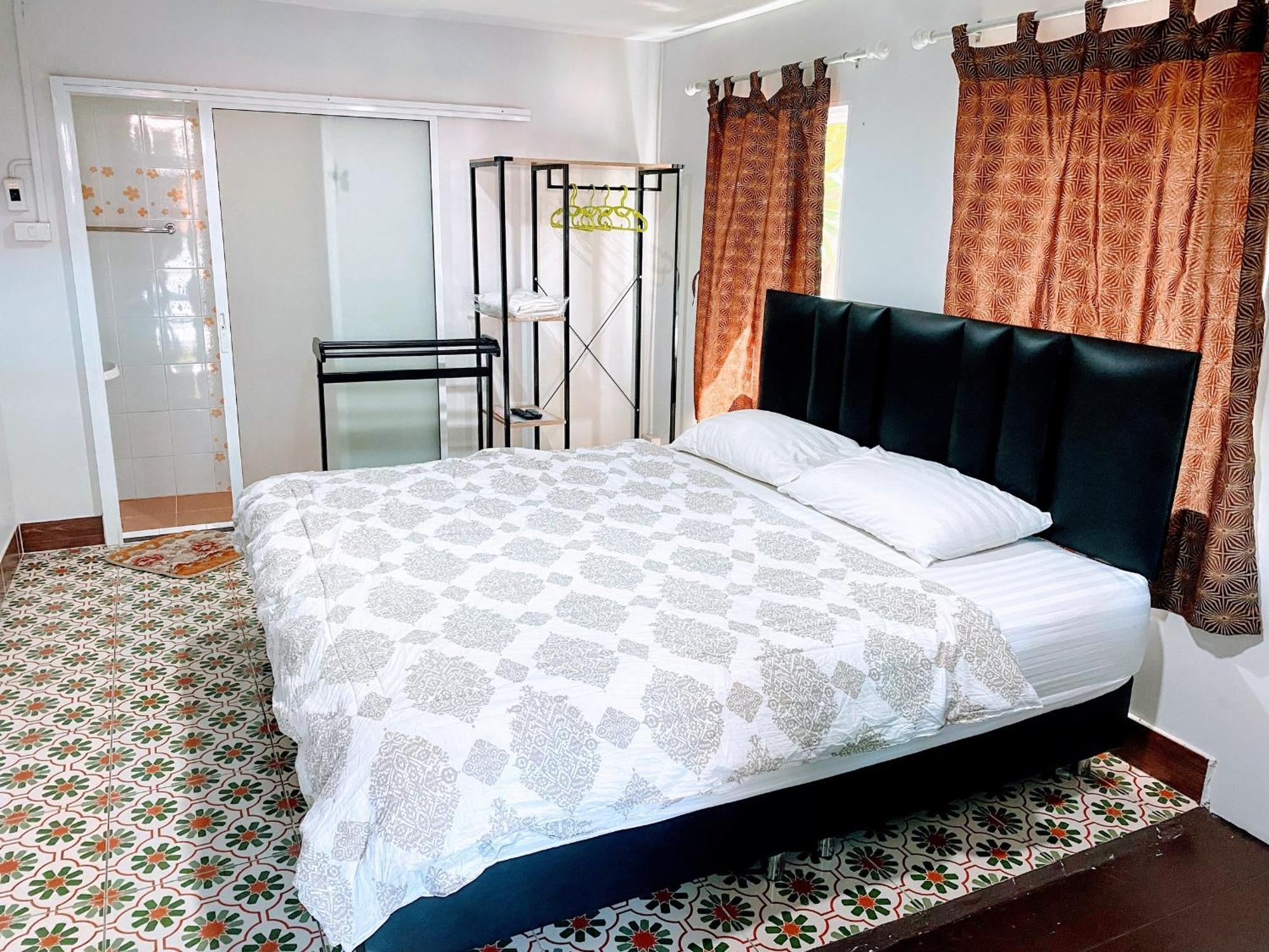 Rubtawan Sichang Resort Ko Si Chang Esterno foto