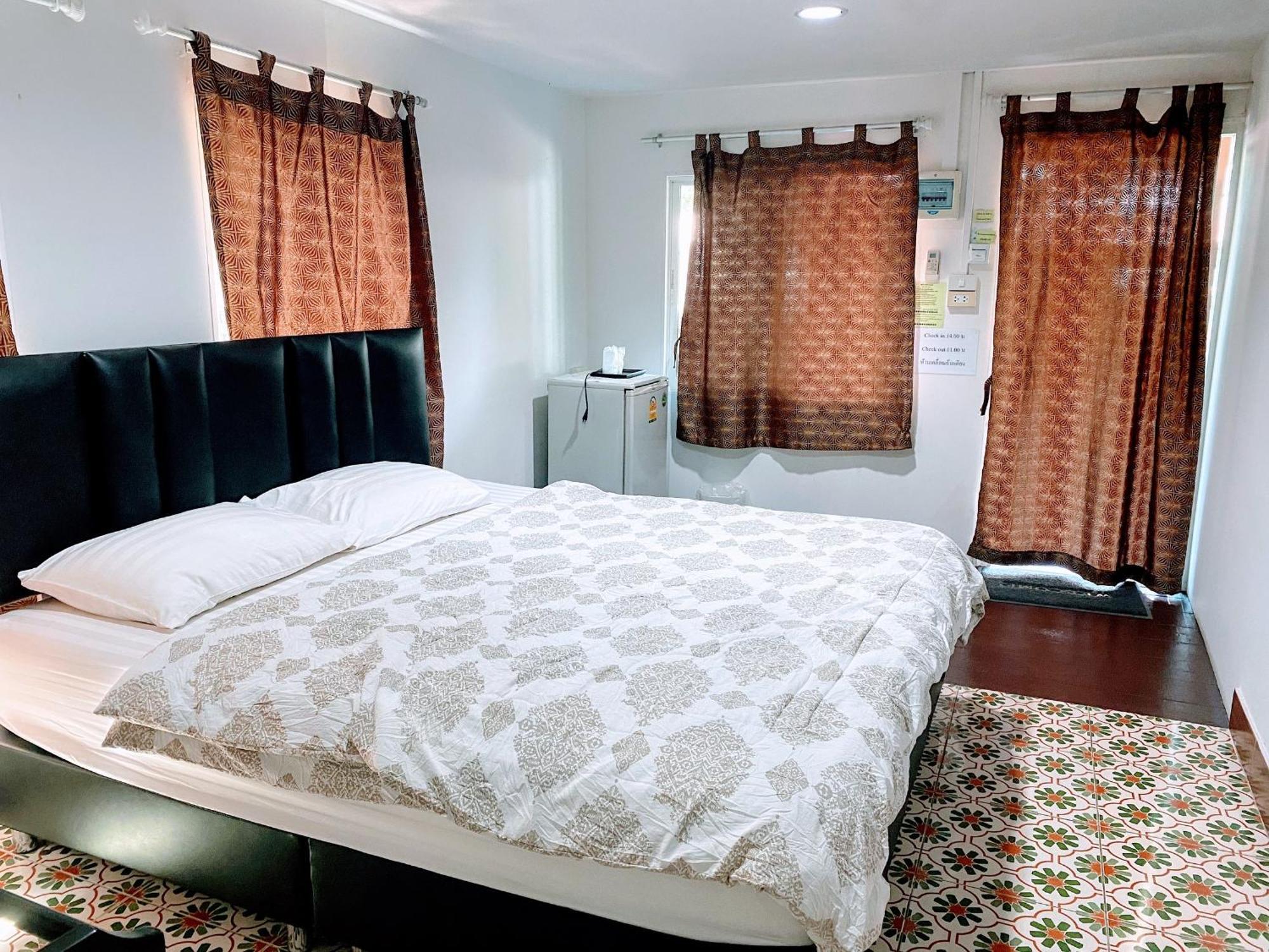 Rubtawan Sichang Resort Ko Si Chang Esterno foto