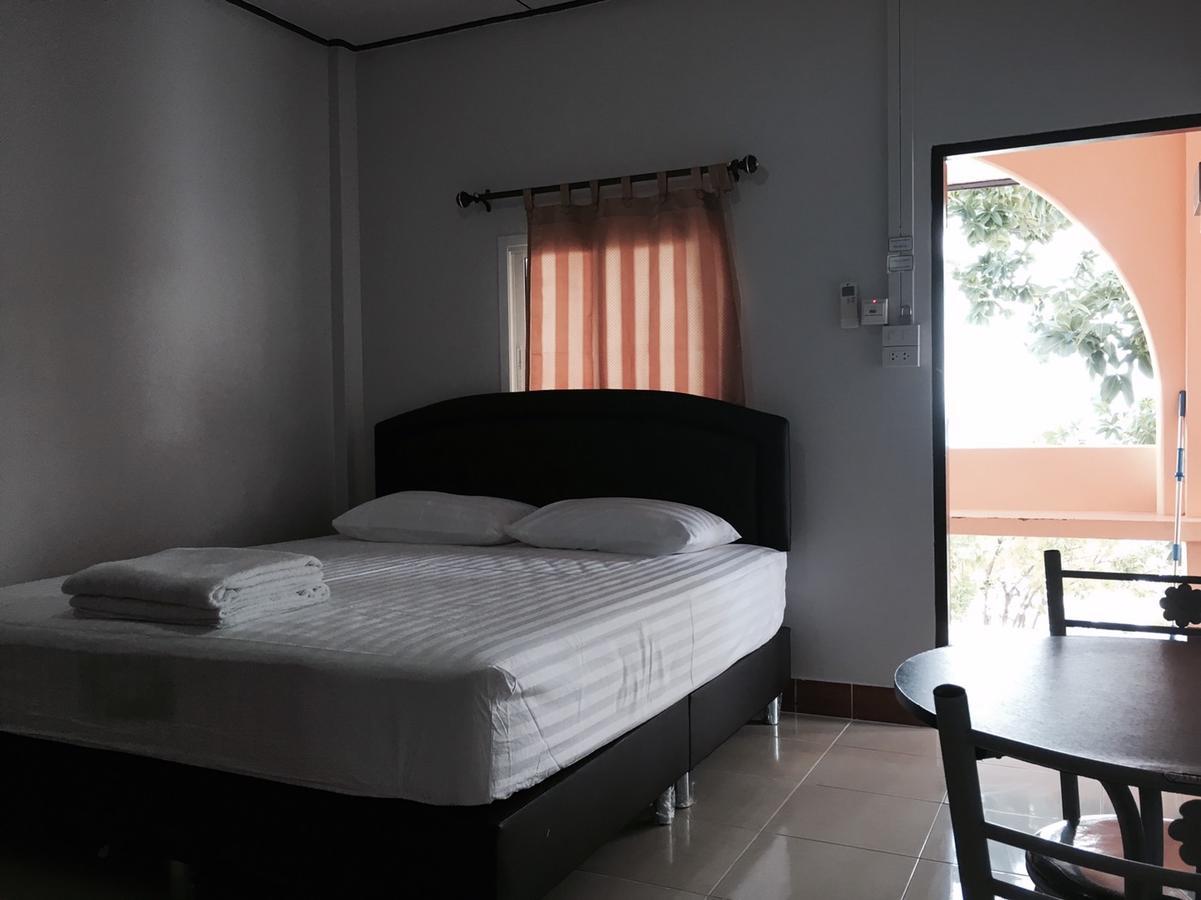 Rubtawan Sichang Resort Ko Si Chang Esterno foto