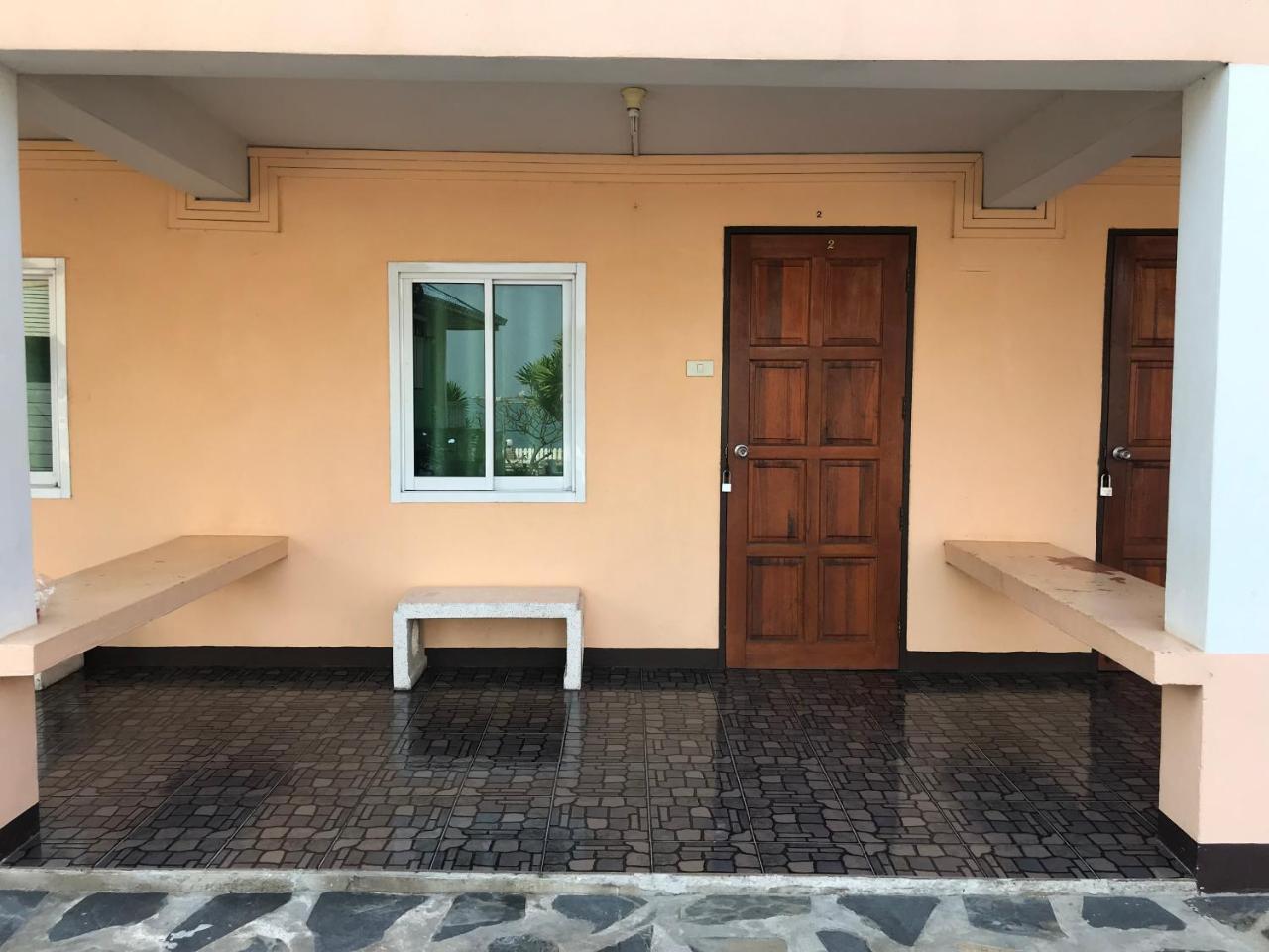Rubtawan Sichang Resort Ko Si Chang Esterno foto