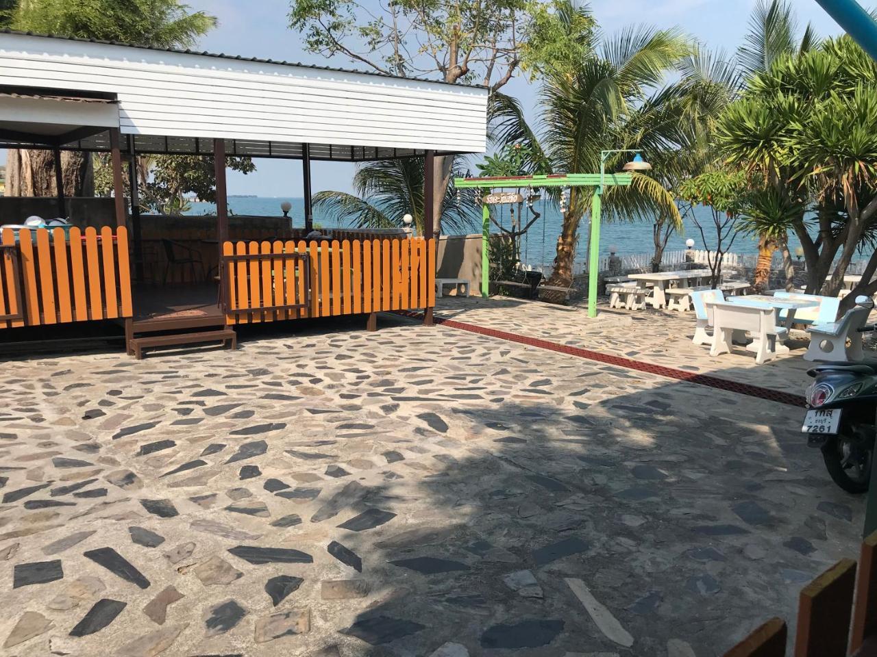 Rubtawan Sichang Resort Ko Si Chang Esterno foto
