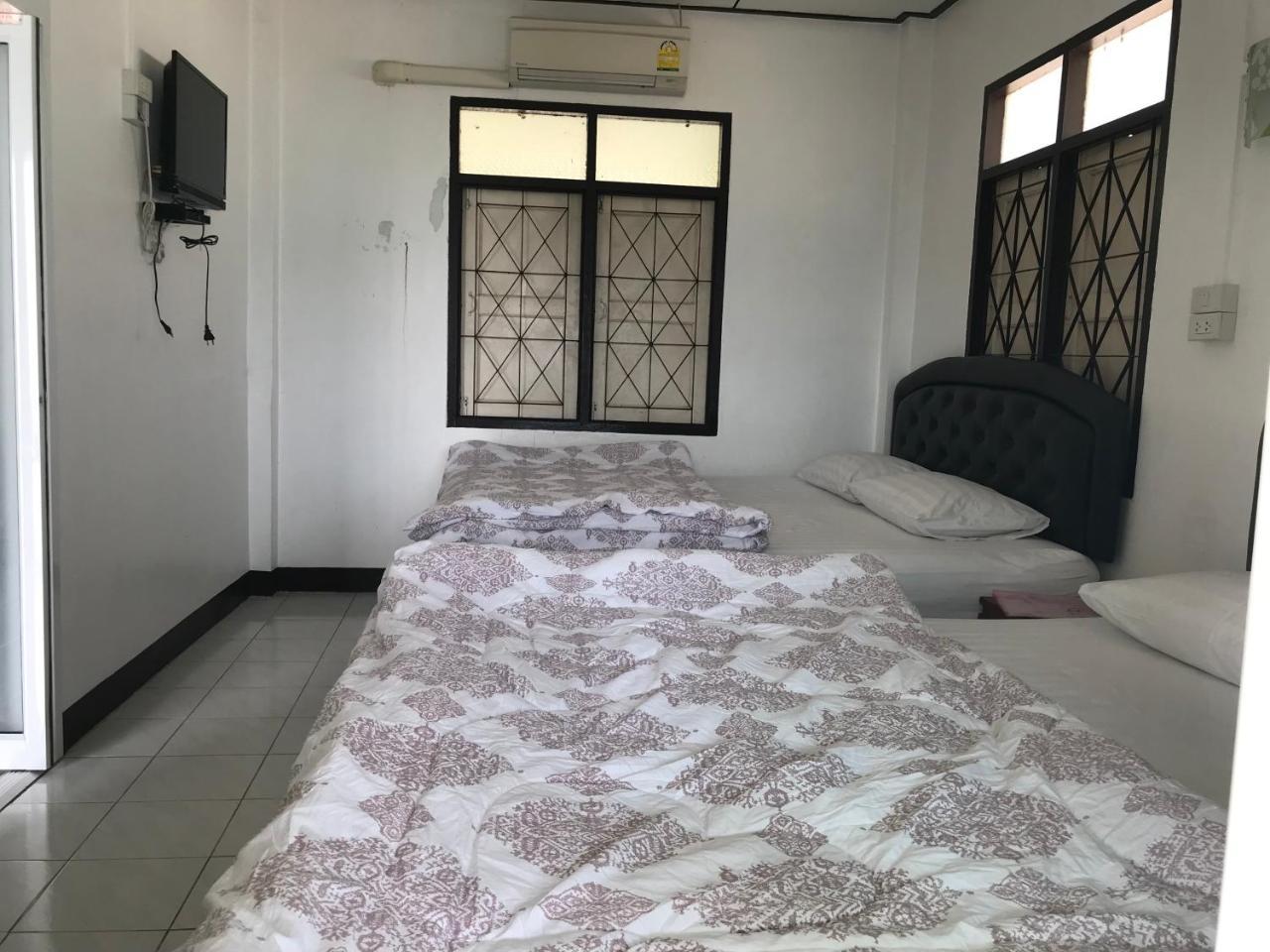 Rubtawan Sichang Resort Ko Si Chang Esterno foto