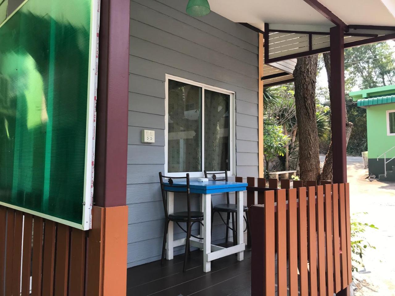 Rubtawan Sichang Resort Ko Si Chang Esterno foto
