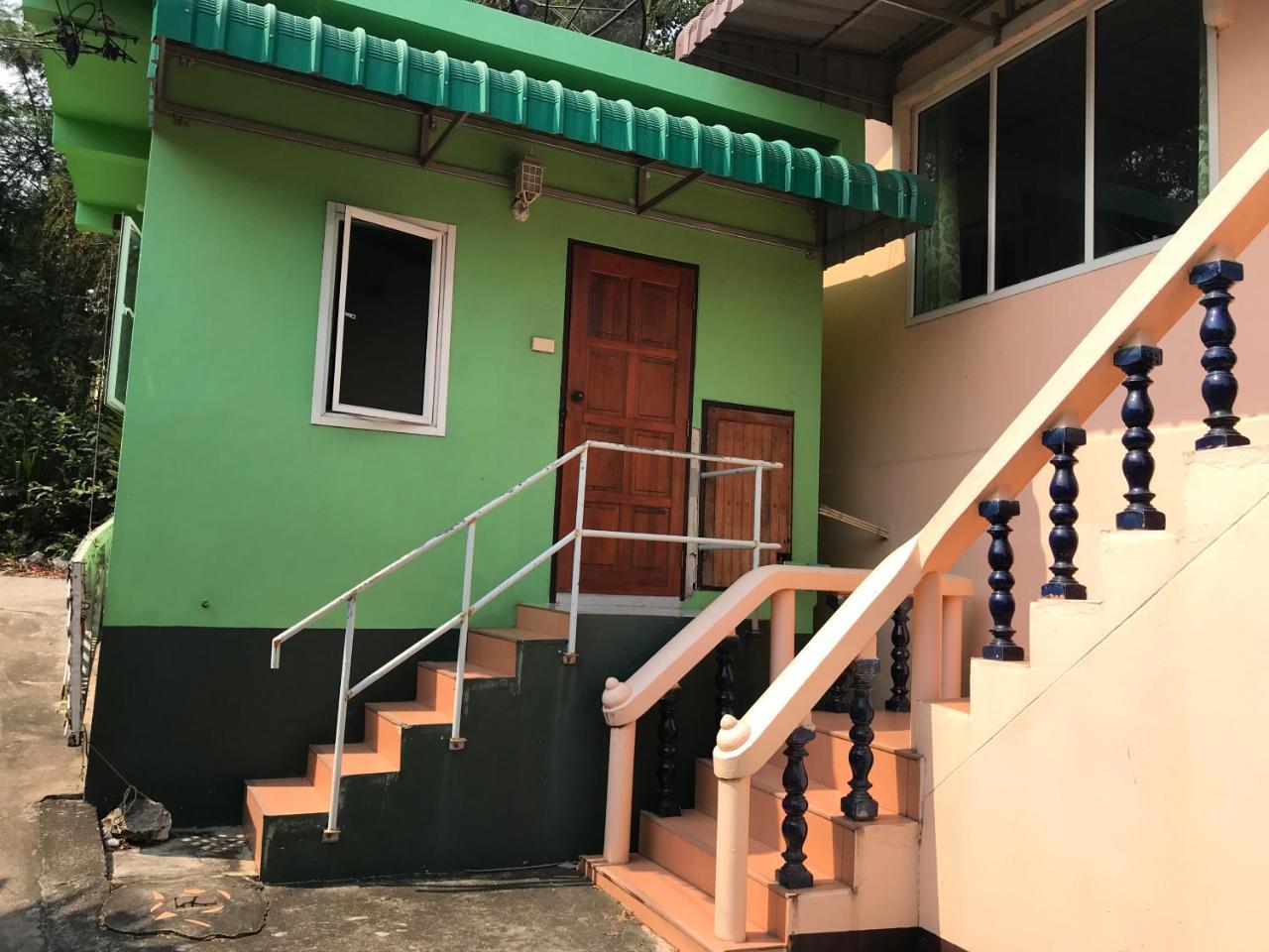 Rubtawan Sichang Resort Ko Si Chang Esterno foto