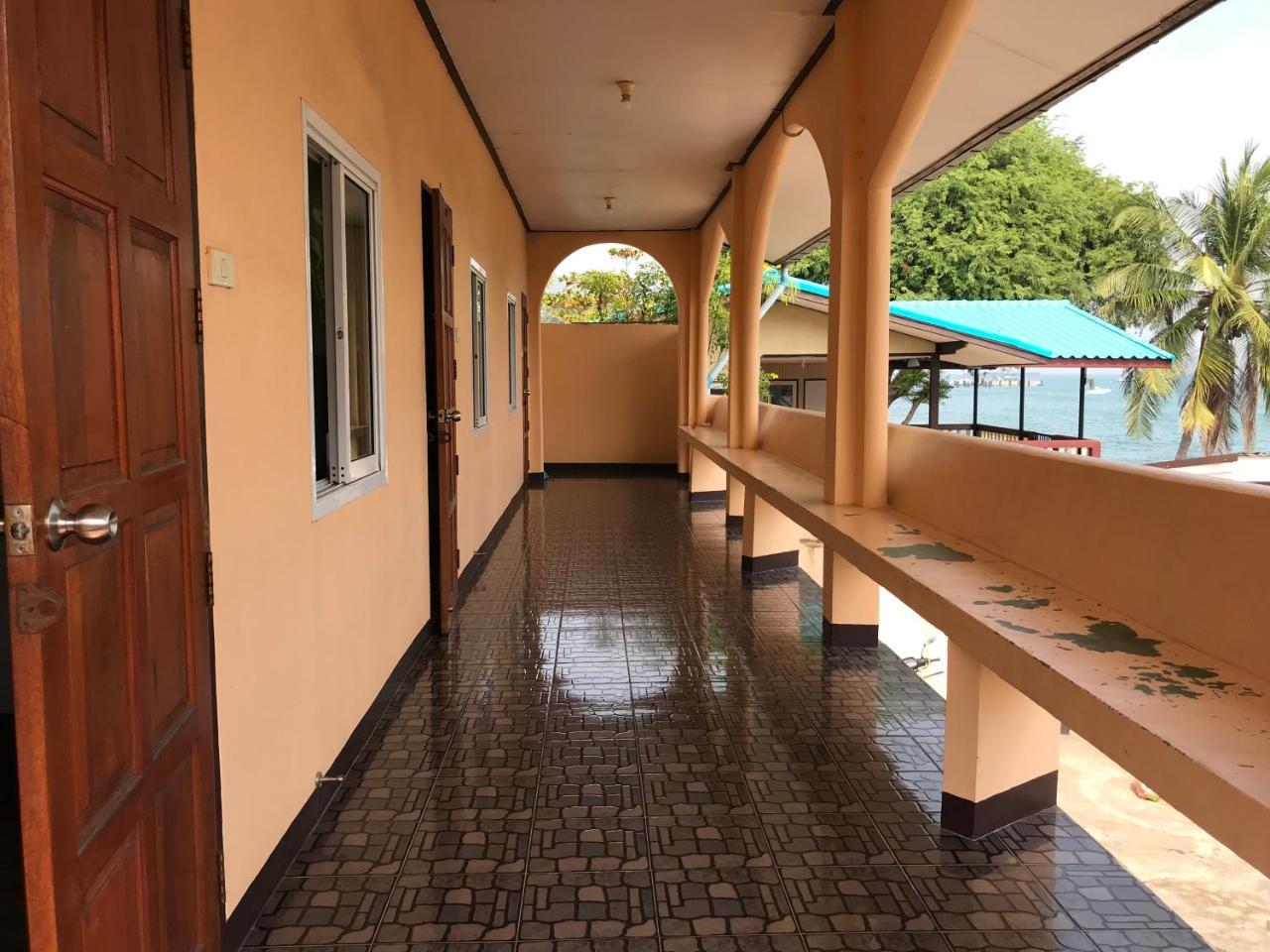 Rubtawan Sichang Resort Ko Si Chang Esterno foto