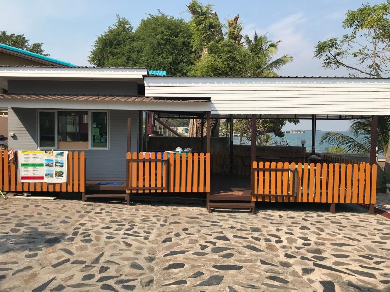 Rubtawan Sichang Resort Ko Si Chang Esterno foto