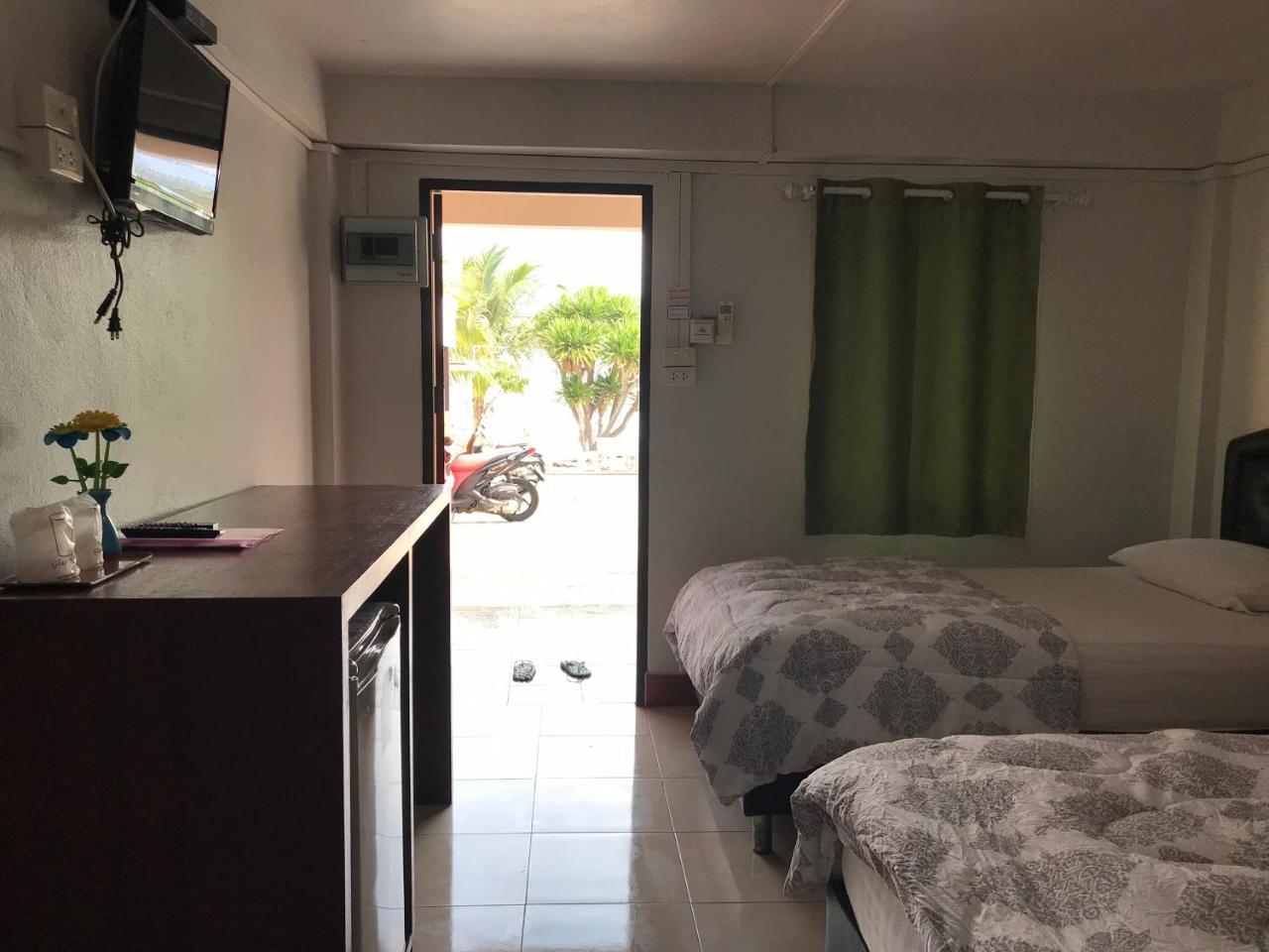 Rubtawan Sichang Resort Ko Si Chang Esterno foto