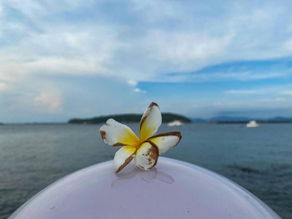 Rubtawan Sichang Resort Ko Si Chang Esterno foto