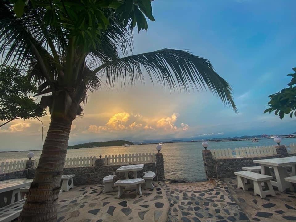 Rubtawan Sichang Resort Ko Si Chang Esterno foto