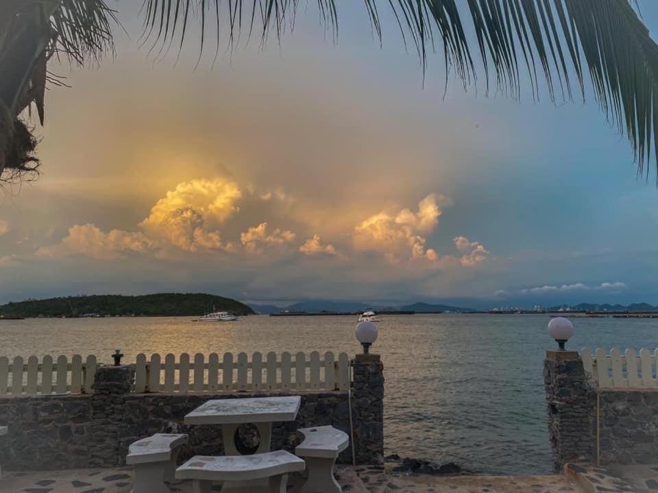 Rubtawan Sichang Resort Ko Si Chang Esterno foto