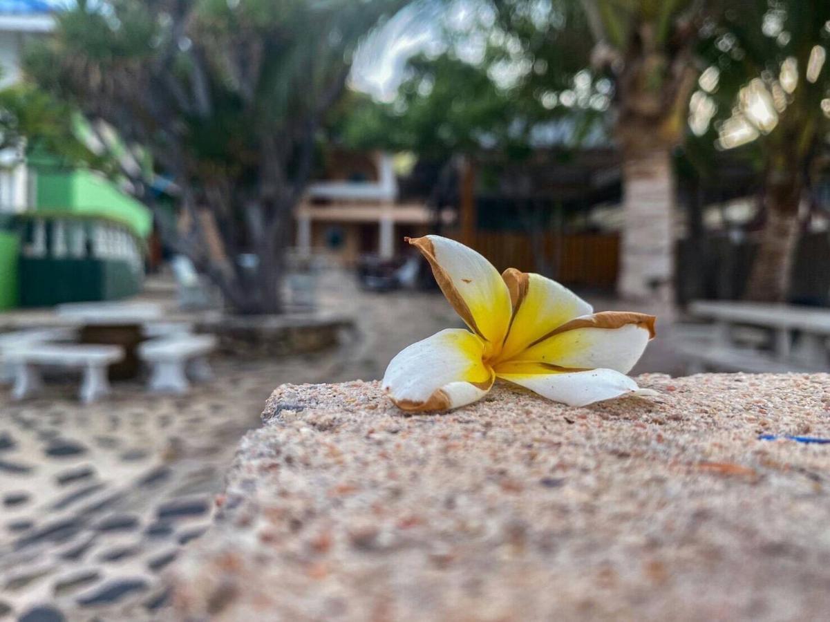 Rubtawan Sichang Resort Ko Si Chang Esterno foto